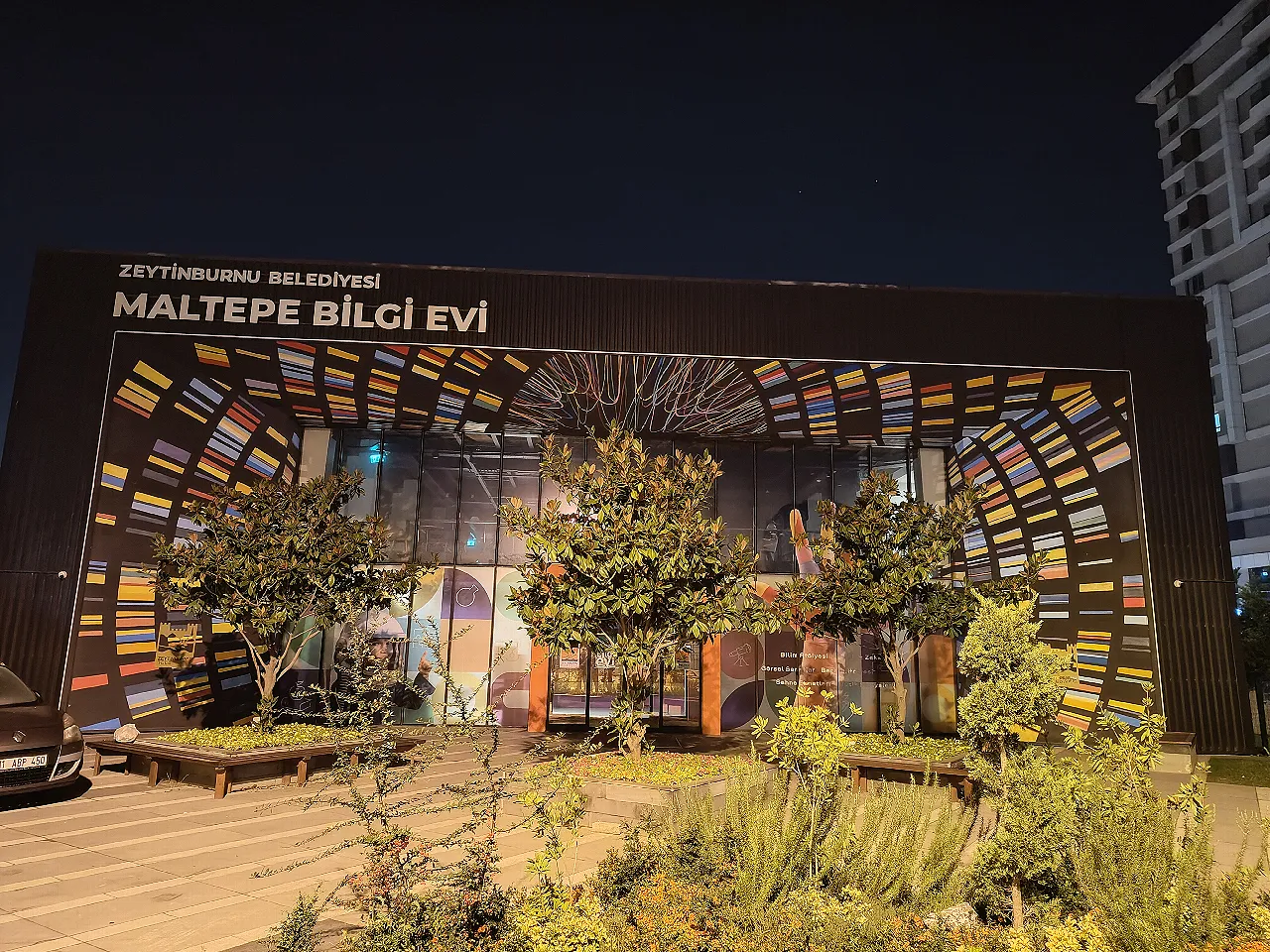 Maltepe Information Center entrance section design and implementation result.